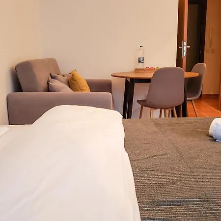 Apartment Semiramida Garden 12
